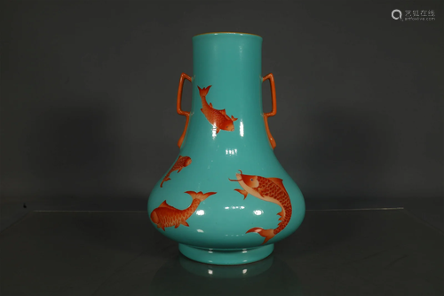 A Gorgeous Green-Ground Red Color Dragon Vase