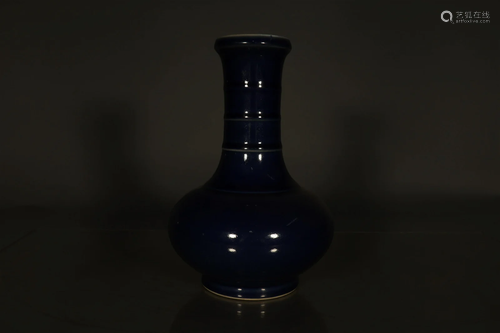 A Fine Ji-Blue Glazed Vase