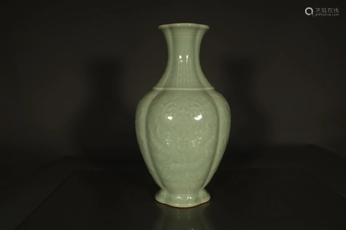 A Fine Bean-green Glazed Flower-Carved Vase