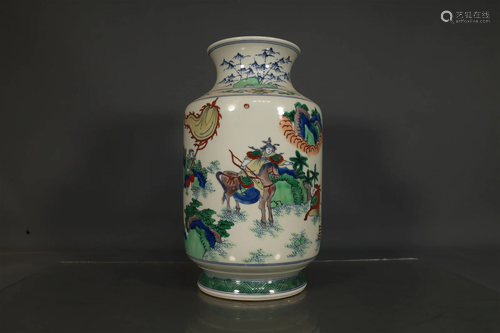 A Fine Blue And White Decorative Colors Character Vase