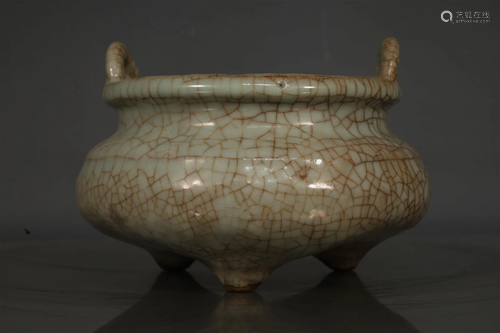 A Rare Guan Kiln Tripod Censer