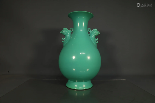 A Wonderful Green-Glazed Design Vase