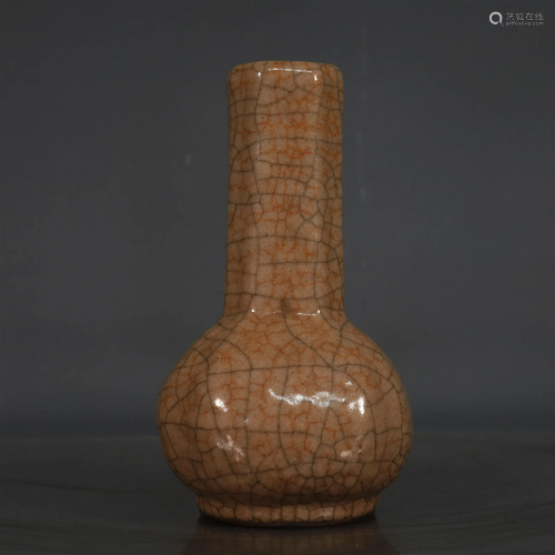 A Fabulous Ge Kiln Long-necked Vase