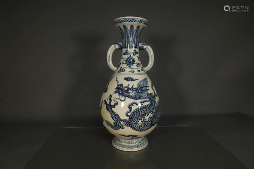 A Fine Blue And White Cloud& Dragon Double-Ear Vase