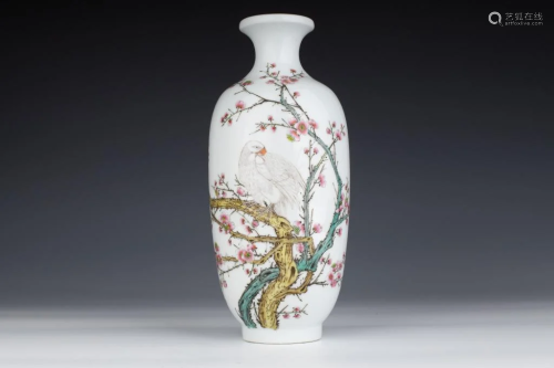 Famille Rose Bottle Vase with Flowers and Birds, QIANLONG MA...