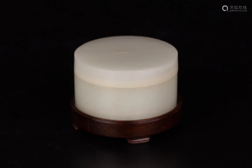 White Jade Carved Round Box with Lid, 20th Century