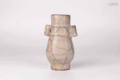 Guan-ware Hu-Form Handled Vase