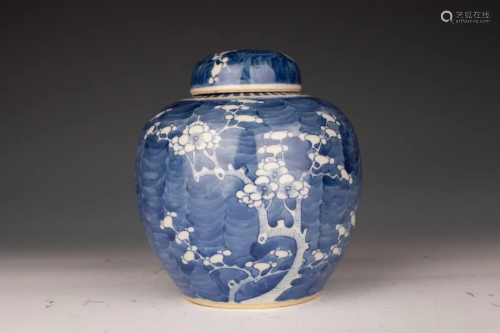 Blue and White Plum Blossom Lid Jar, Late Qing Dynasty