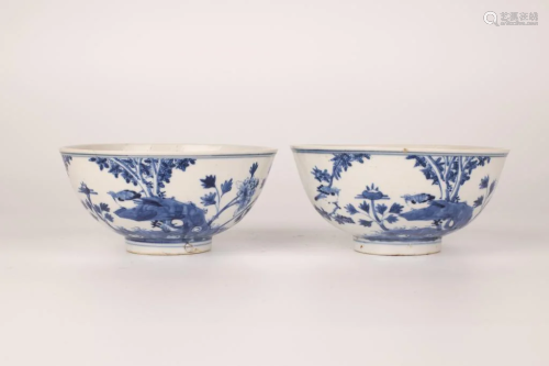 A Pair of Blue and White Bowls with Flower and Bird Patterns...