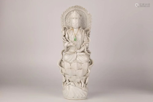 Dehua White Porcelain Statue of Guanyin Sitting on a Lotus, ...