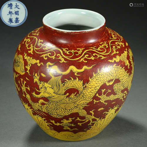 Ming Dynasty,Red Ground Yellow Color Dragon Pattern Jar