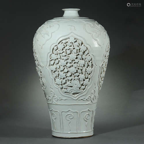 Yuan Dynasty, Sweet White Glaze Prunus Vase