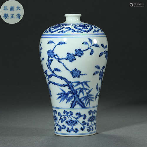 Qing Dynasty,Blue and White Flower Prunus Vase