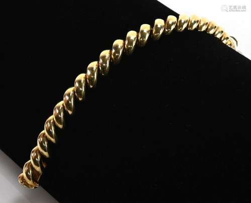 Very Fine 14K Gold Italy Designer Macaroni Bracelet