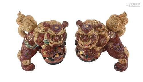 Antique Japanese Artist Signed Pottery Satsuma Foo Dogs