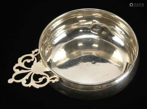 Lunt Sterling Silver 589 Porringer