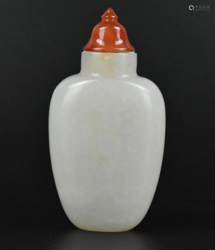 Chinese White Jade Carved Snuff Bottle, Qing D.