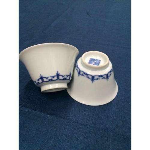 Pair of Chinese cups