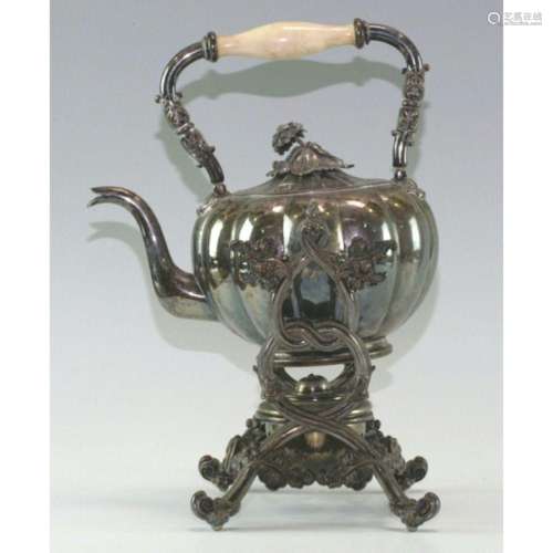 A silved tea pot