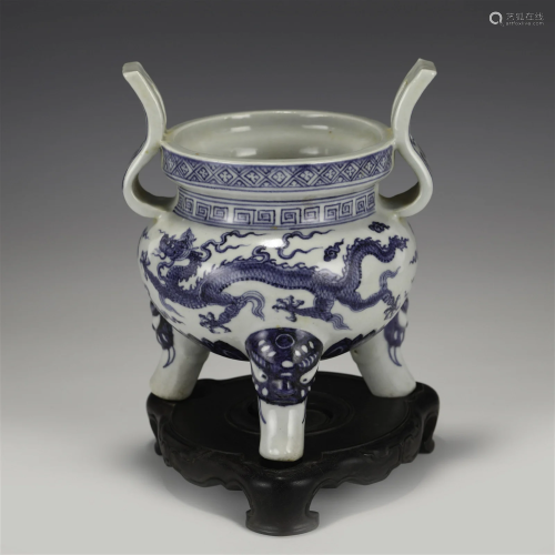 MING XUANDE BLUE & WHITE INCENSE BURNER ON STAND