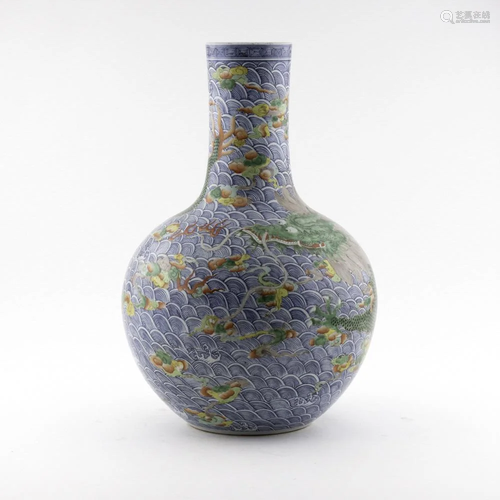 QIANLONG FAMILLE ROSE DRAGON REWARD VASE