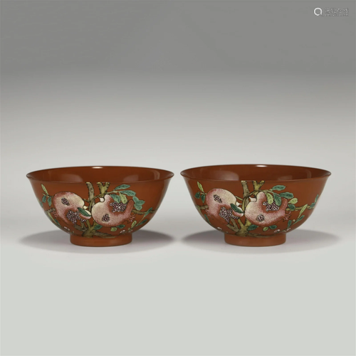 A PAIR OF YONGZHENG FAMILLE ROSE BOWLS