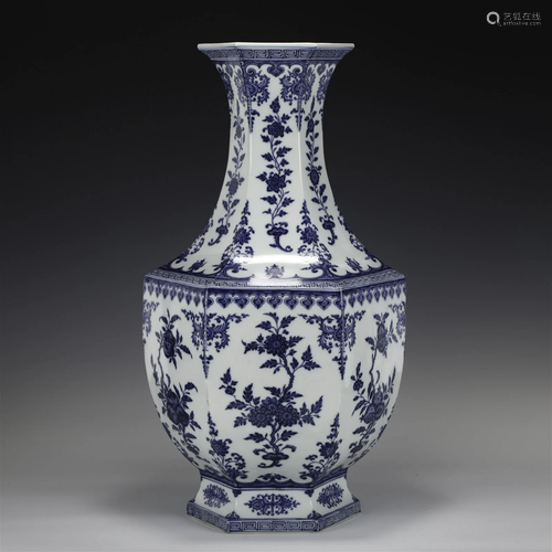 QING QIANLONG BLUE & WHITE HEXAGONAL VASE