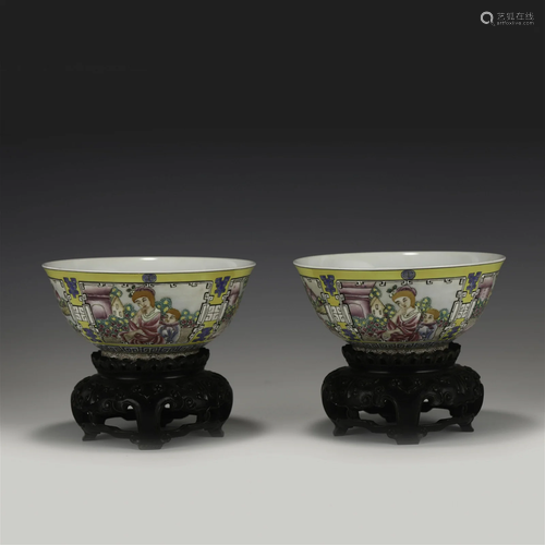 A PAIR OF YONGZHENG ENAMEL BOWLS ON STAND