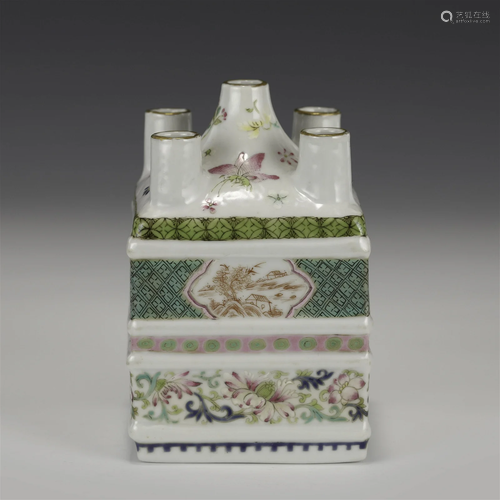 QING QIANLONG FAMILLE ROSE VASE