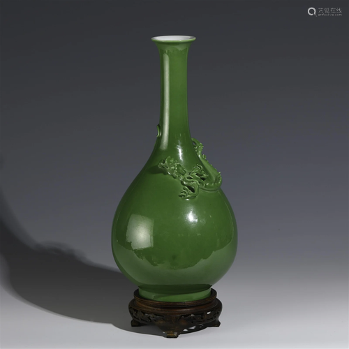 QING GREEN GLAZE VASE ON STAND