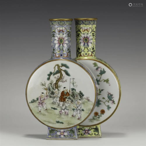 QING QIANLONG FAMILLE ROSE CONJOINED VASE