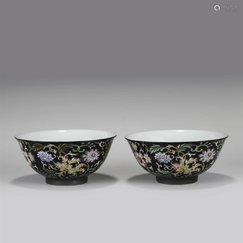 A PAIR OF YONGZHENG FAMILLE ROSE BOWLS