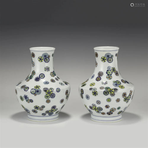 A PAIR YONGZHENG DOUCAI FLORAL MEDALIONS VASES