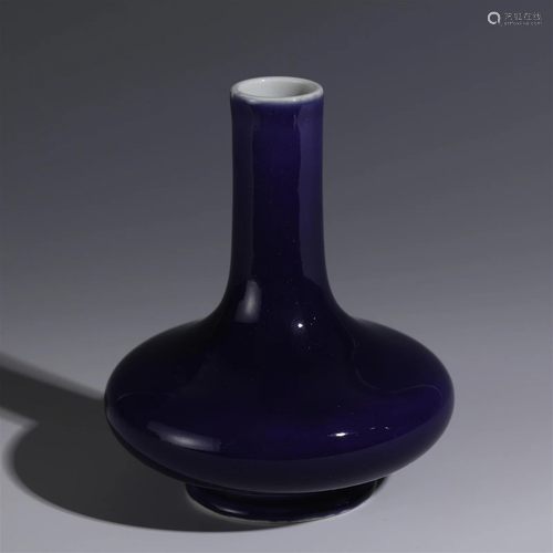 QING JI BLUE REWARD BOTTLE VASE