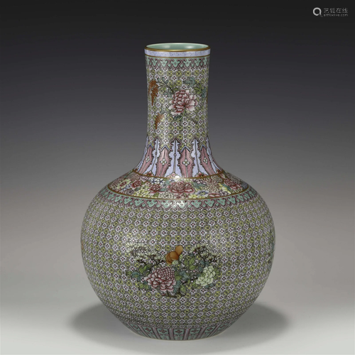 QING QIANLONG FAMILLE ROSE CELESTIAL VASE