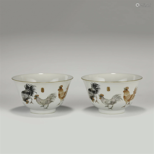 A PAIR OF QING XIANFENG FAMILLE ROSE BOWLS