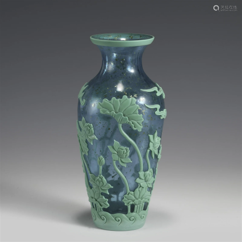 QING QIANLONG CARVED GREEN PEKING GLASS VASE