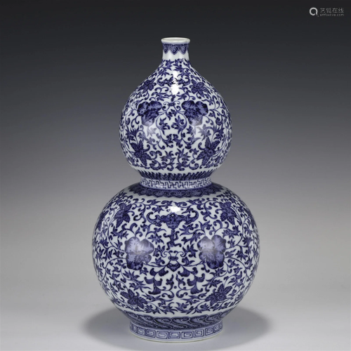 QING QIANLONG BLUE & WHITE GOURD VASE