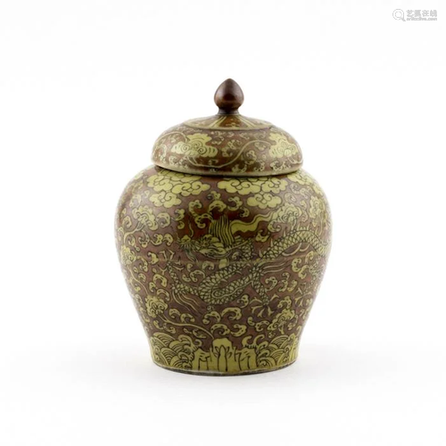 MING JIAJING LIDDED JAR