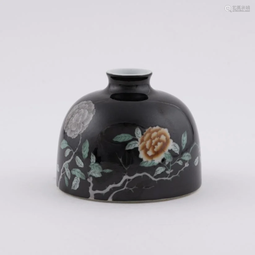 KANGXI FAMILLE NOIR WATER POT