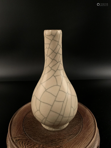 Chinese Guan Type Porcelain Vase