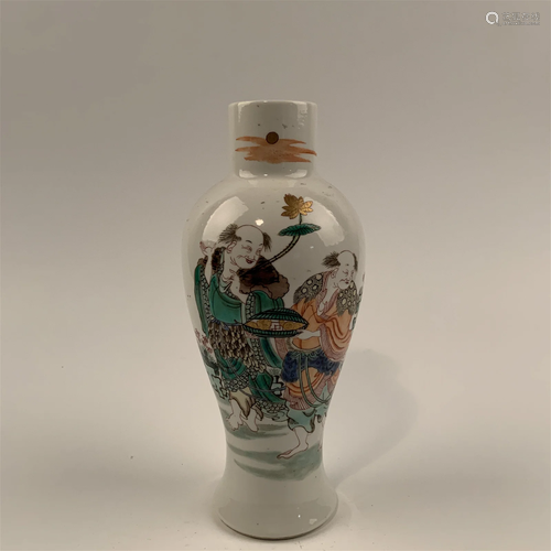 Chinese Wucai Vase