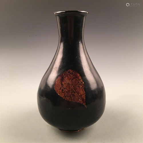 Chinese Black Lobed Ji Zhou Ware Porcelain Vase With