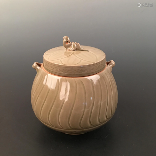 Chinese Yue Kiln Celadon Jar