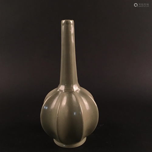 Chinese Green Glazed Melon Bottle