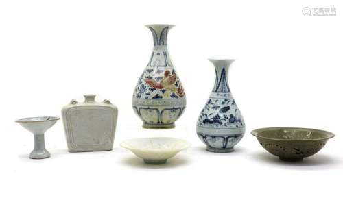 A collection of Chinese ceramics,