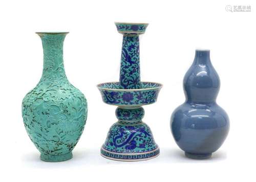 A collection of Chinese porcelain,