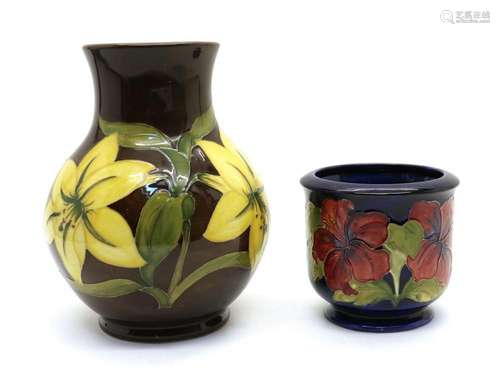 A Moorcroft pottery Hibiscus pattern jardinière,