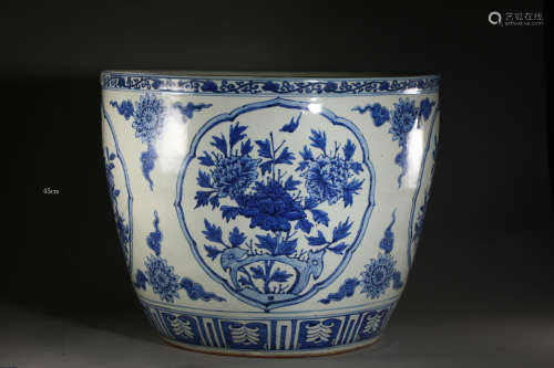 Ming Dynasty blue and white VAT