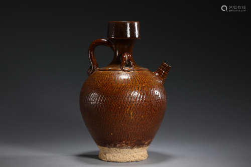 Brown pot in Tang Dynasty